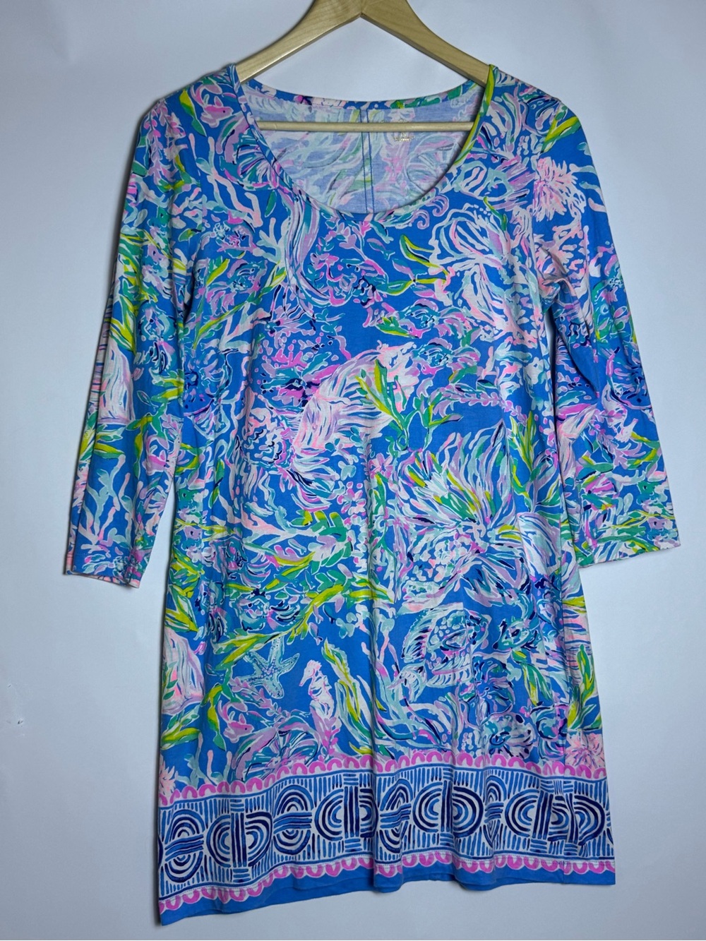 Lilly Pulitzer Beacon Dress M All Together Now Print Blue Knit Shift 3/4 Sleeve